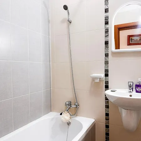 Bright And Spacious 2 Bedroom Flat Da Vinci Court A2 Apartmán Tal-Hriereb