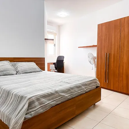 Bright And Spacious 2 Bedroom Flat Da Vinci Court A2 Tal-Hriereb