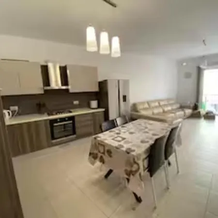 Apartment Bright And Spacious 2 Bedroom Flat Da Vinci Court