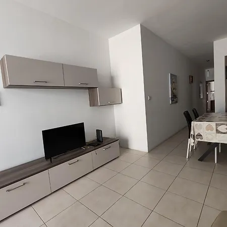 Bright And Spacious 2 Bedroom Flat Da Vinci Court Apartment Tal-Hriereb