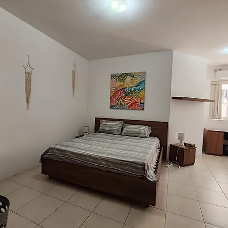 Bright And Spacious 2 Bedroom Flat Da Vinci Court Apartment